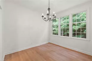 310 Meadows Cir, Winston-Salem, NC 27104 - Photo 8