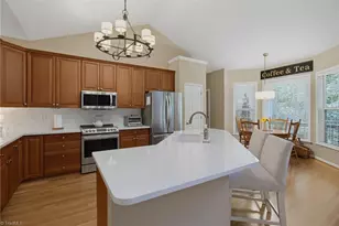 1203 Foxhaven Dr, Greensboro, NC 27455 - Photo 16