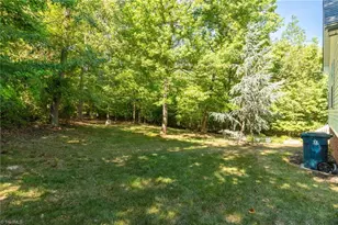 1203 Foxhaven Dr, Greensboro, NC 27455 - Photo 34