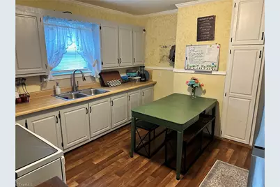 412 Griffith Street, Thomasville, NC 27360 - Photo 2