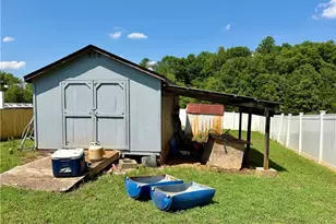 1001 Byrds Curve Rd, Elkin, NC 28621 - Photo 20