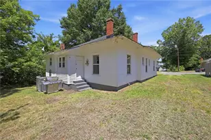 807 E Guilford St, Thomasville, NC 27360 - Photo 24