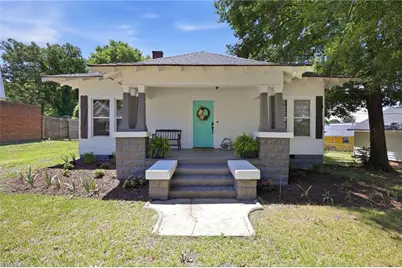 807 E Guilford Street, Thomasville, NC 27360 - Photo 1