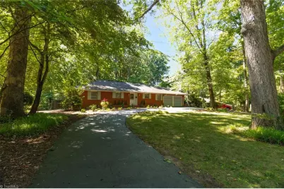 1011 Huntingdon Road, Winston-Salem, NC 27104 - Photo 2