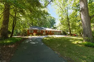 1011 Huntingdon Rd, Winston-Salem, NC 27104 - Photo 2