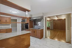 1011 Huntingdon Rd, Winston-Salem, NC 27104 - Photo 8