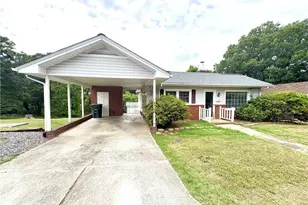 215 Clifton St, Eden, NC 27288 - Photo 2