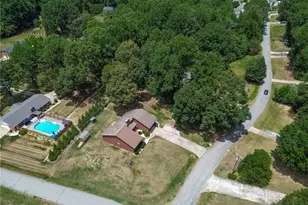 4220 Mae-Len Dr, Winston-Salem, NC 27107 - Photo 36
