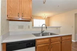 5008 Lawndale Dr, Greensboro, NC 27455 - Photo 14