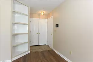 5008 Lawndale Dr, Greensboro, NC 27455 - Photo 6