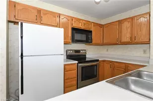 5008 Lawndale Dr, Greensboro, NC 27455 - Photo 12
