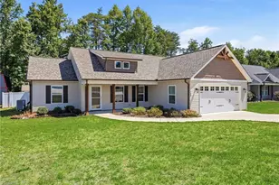 109 Brooke Ridge Dr, Thomasville, NC 27360 - Photo 2