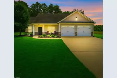 2100 Waterford Pointe Road, Lexington, NC 27292 - Photo 2