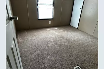 5595 Nc Highway 66 S, King, NC 27021 - Photo 10
