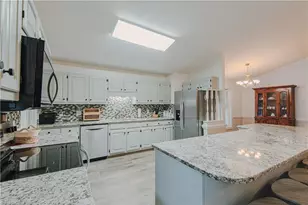 2603 Crescent Hill Dr, Mebane, NC 27302 - Photo 4