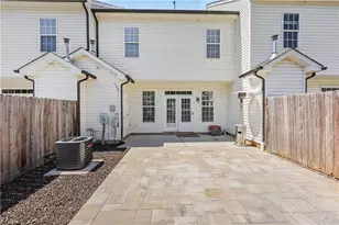 8 Viburnum Ln, Greensboro, NC 27455 - Photo 26
