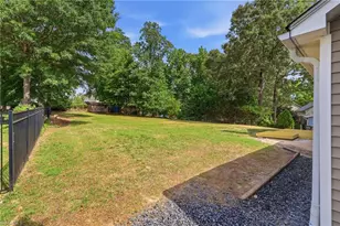 4518 Oak Hollow Dr, High Point, NC 27265 - Photo 28