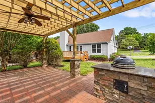 701 W Academy St, Madison, NC 27025 - Photo 30