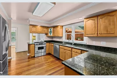 919 Woodbrook Drive, Greensboro, NC 27410 - Photo 10