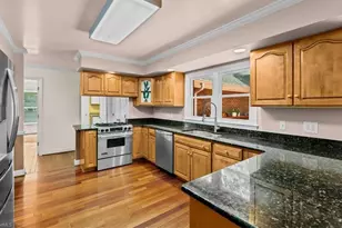 919 Woodbrook Dr, Greensboro, NC 27410 - Photo 10