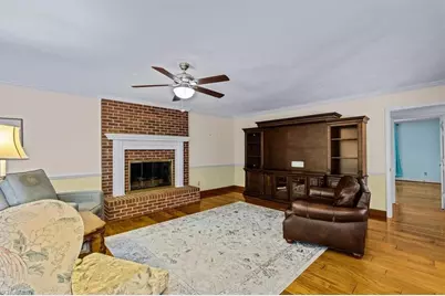 919 Woodbrook Drive, Greensboro, NC 27410 - Photo 18