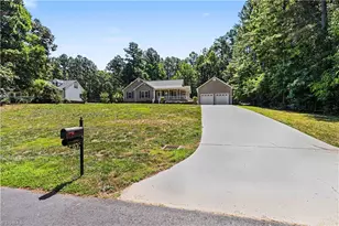 392 Cove Wood Dr, Denton, NC 27239 - Photo 12