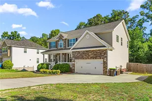 365 Mahogany Dr, Thomasville, NC 27360 - Photo 2