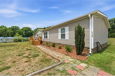 114 Hughes Ridge Court, Burlington, NC 27217 - Photo 2