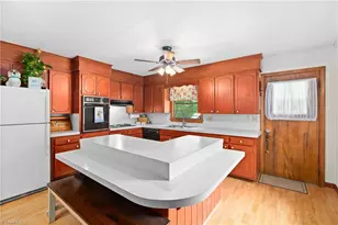 304 Armstrong Rd, Pilot Mountain, NC 27041 - Photo 10