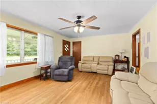 304 Armstrong Rd, Pilot Mountain, NC 27041 - Photo 6