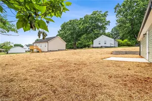 1318 Delaware Ave, Eden, NC 27288 - Photo 32