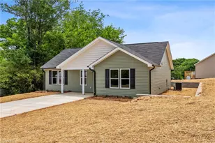 1318 Delaware Ave, Eden, NC 27288 - Photo 2