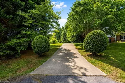 123 Regal Circle, Mooresville, NC 28117 - Photo 4