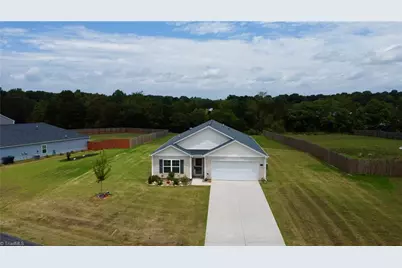 202 Alamos Avenue, Lexington, NC 27295 - Photo 4