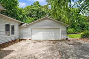 1801 Dantzler Dr, High Point, NC 27265 - Photo 40
