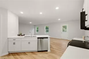 342 Poppy Ct, Eden, NC 27288 - Photo 10