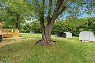 242 Island Dr, Madison, NC 27025 - Photo 36