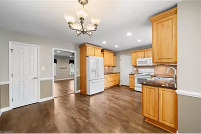 6204 Highland Brook Drive, Clemmons, NC 27012 - Photo 10