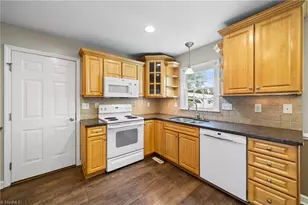 6204 Highland Brook Dr, Clemmons, NC 27012 - Photo 12