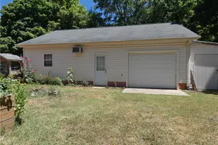 1239 Fairview Dr, Lexington, NC 27292 - Photo 32