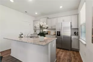 4611 Reedy Creek Farm Cir, Greensboro, NC 27405 - Photo 2