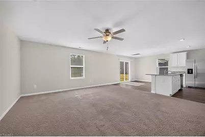 8 Hazelburn Court, Greensboro, NC 27405 - Photo 14