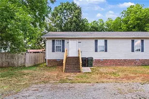 1019 Durham St, Burlington, NC 27217 - Photo 4