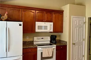 3706 Queenswood Ln, Jamestown, NC 27282 - Photo 4