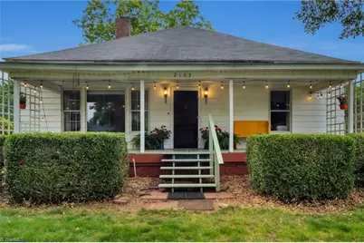 2103 N Thomas Avenue, Newton, NC 28658 - Photo 2