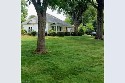 2103 N Thomas Avenue, Newton, NC 28658 - Photo 32