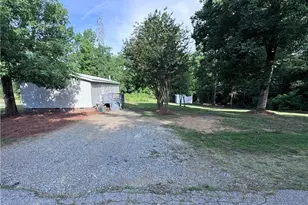 293 Regina Dr, Thomasville, NC 27360 - Photo 42