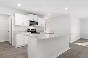 631 Beechwood Cir, Thomasville, NC 27360 - Photo 2