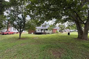 992 Main St, Yanceyville, NC 27379 - Photo 28