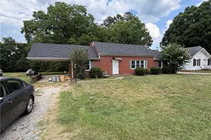 992 Main St, Yanceyville, NC 27379 - Photo 2